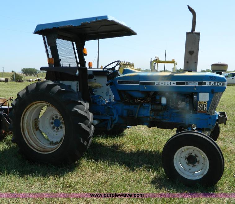 image for item B3692 1991 Ford 5610 tractor