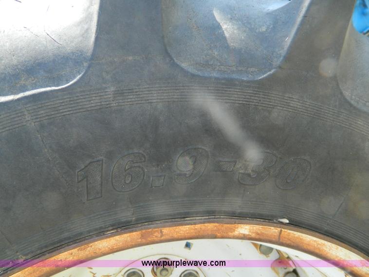 image for item B3692 1991 Ford 5610 tractor