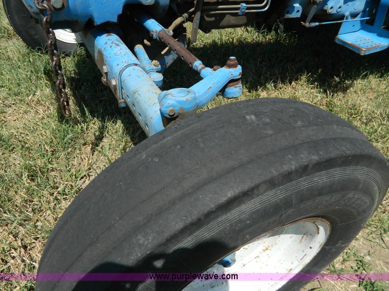 image for item B3692 1991 Ford 5610 tractor