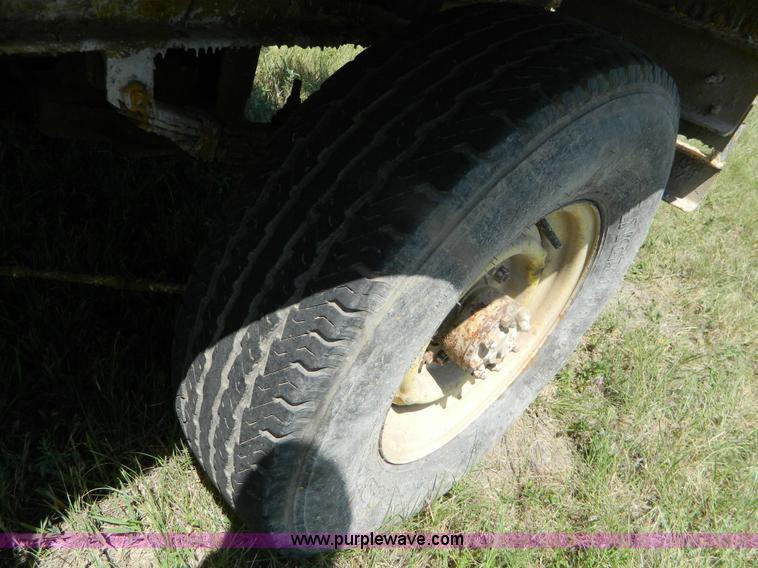 image for item B3696 1986 paint striper truck