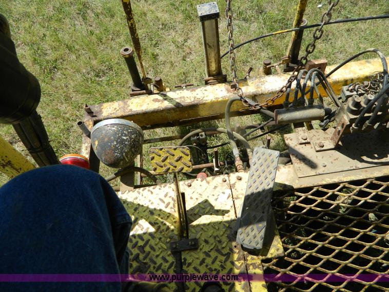 image for item B3696 1986 paint striper truck