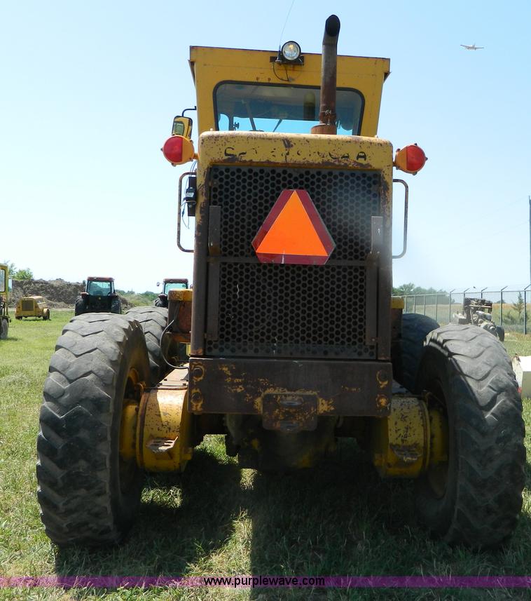 image for item B3699 1979 Caterpillar 140G motor grader