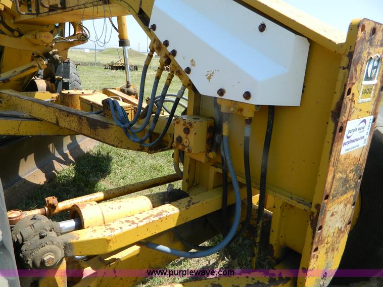 image for item B3699 1979 Caterpillar 140G motor grader