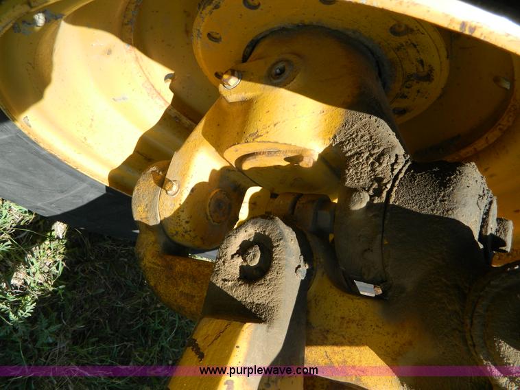 image for item B3699 1979 Caterpillar 140G motor grader