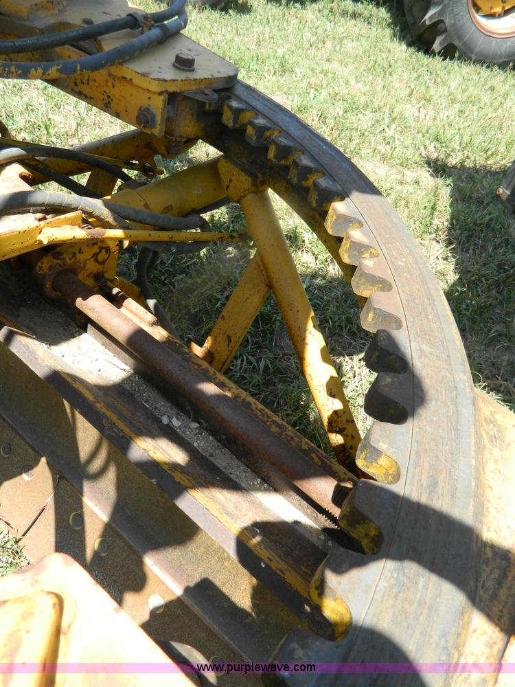 image for item B3699 1979 Caterpillar 140G motor grader