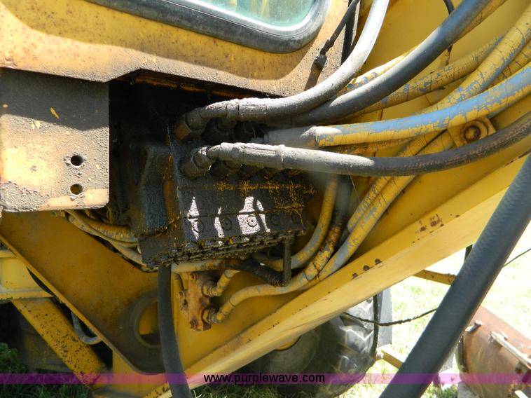 image for item B3699 1979 Caterpillar 140G motor grader