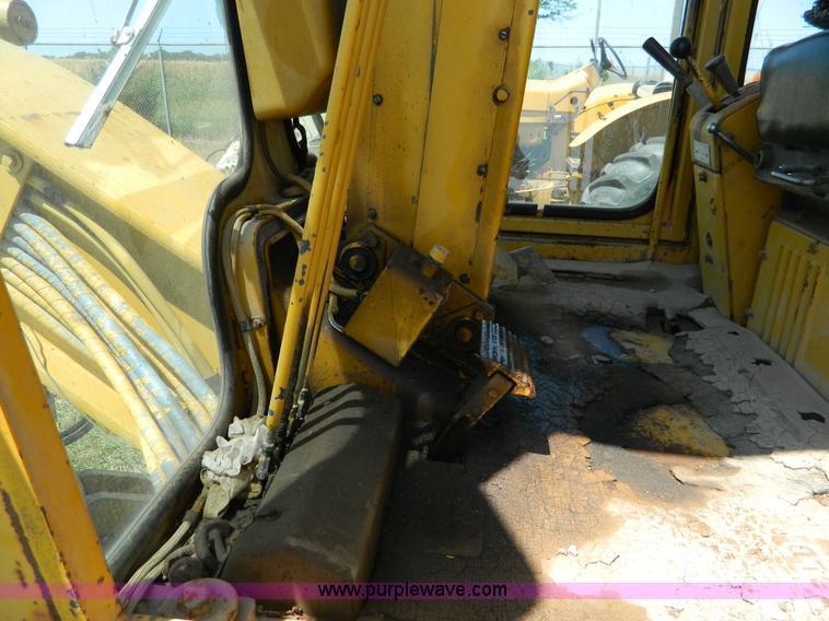image for item B3699 1979 Caterpillar 140G motor grader