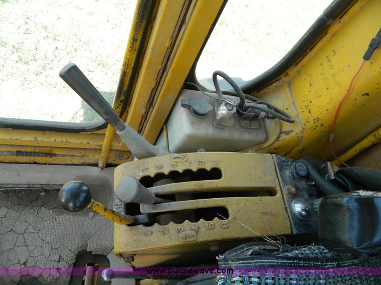 image for item B3699 1979 Caterpillar 140G motor grader