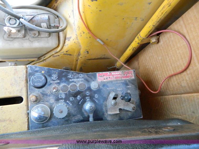 image for item B3699 1979 Caterpillar 140G motor grader