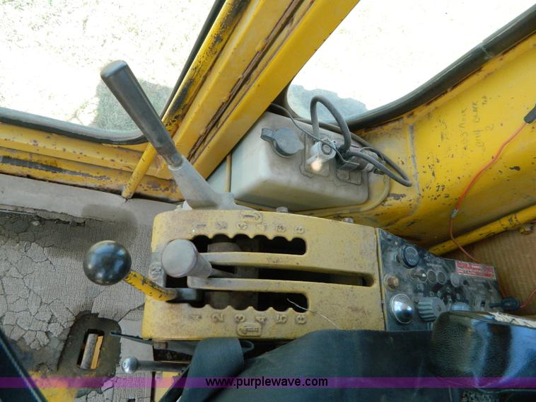 image for item B3699 1979 Caterpillar 140G motor grader