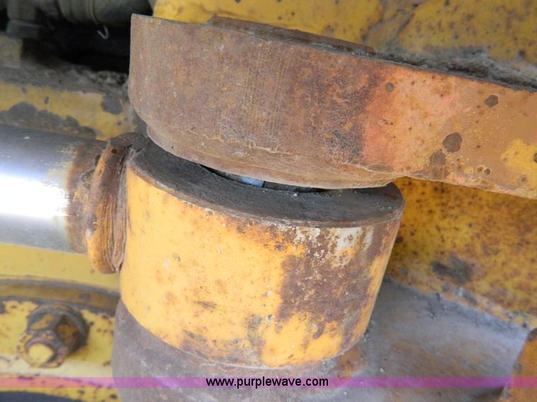 image for item B3699 1979 Caterpillar 140G motor grader