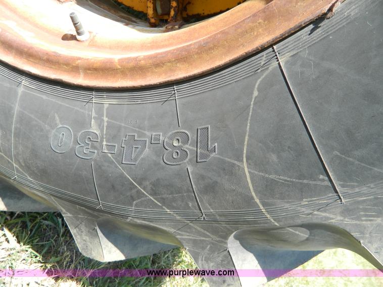 image for item B3700 1970 International 2826 tractor