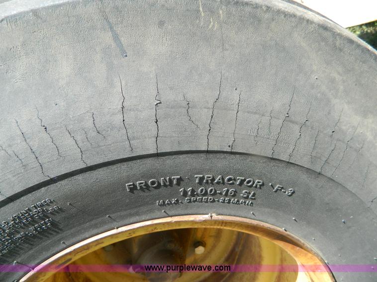 image for item B3700 1970 International 2826 tractor