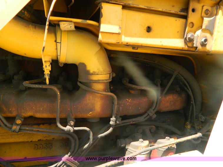 image for item B3700 1970 International 2826 tractor