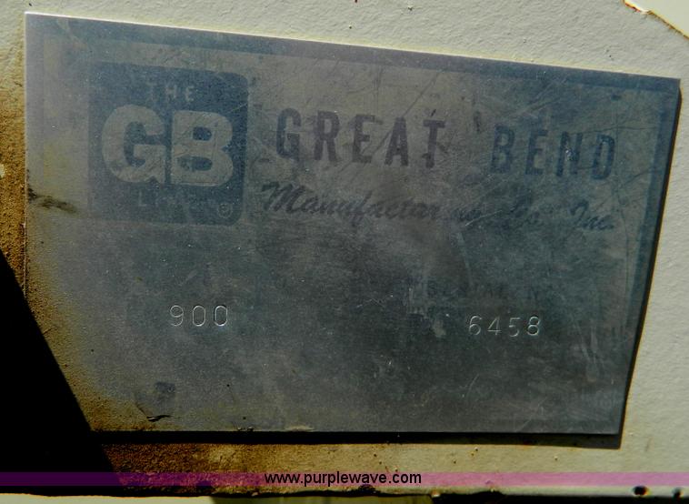 image for item B3700 1970 International 2826 tractor