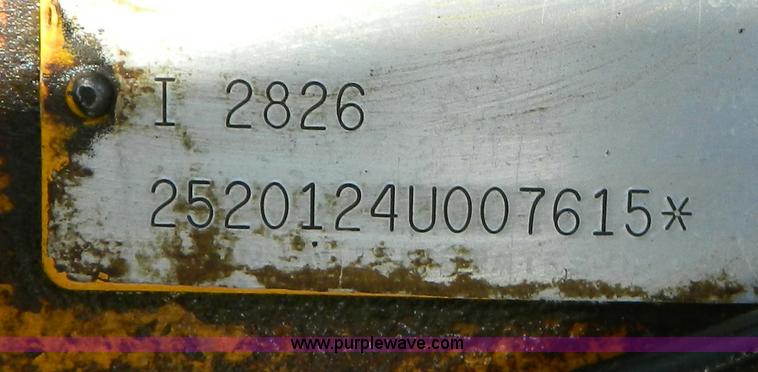 image for item B3700 1970 International 2826 tractor