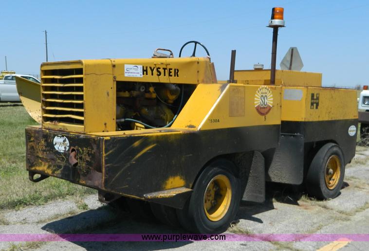 image for item B3705 Hyster C530A rubber tire roller