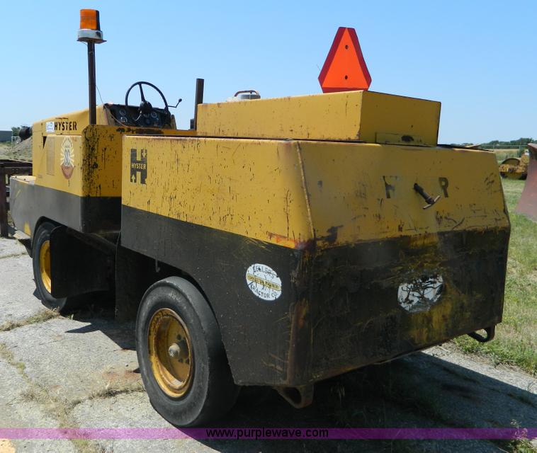 image for item B3705 Hyster C530A rubber tire roller