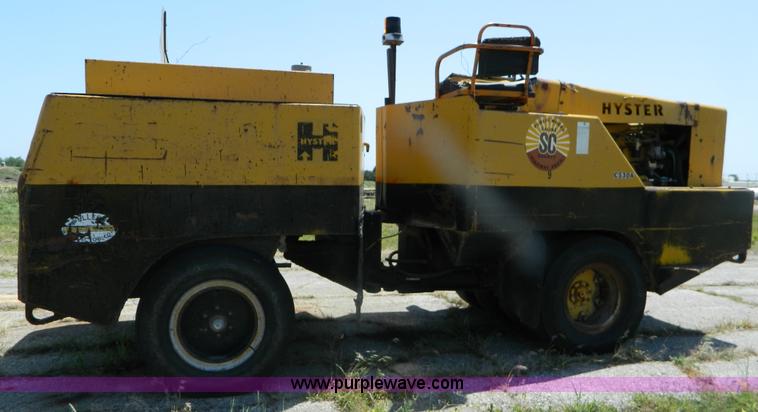 image for item B3705 Hyster C530A rubber tire roller