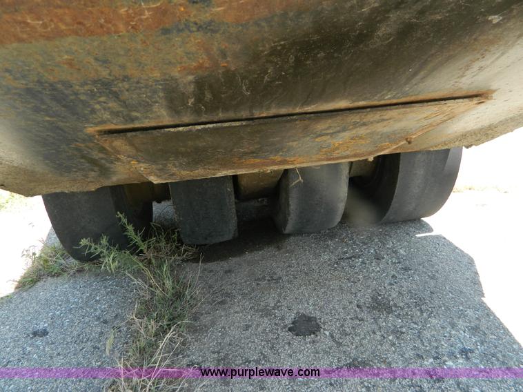 image for item B3705 Hyster C530A rubber tire roller