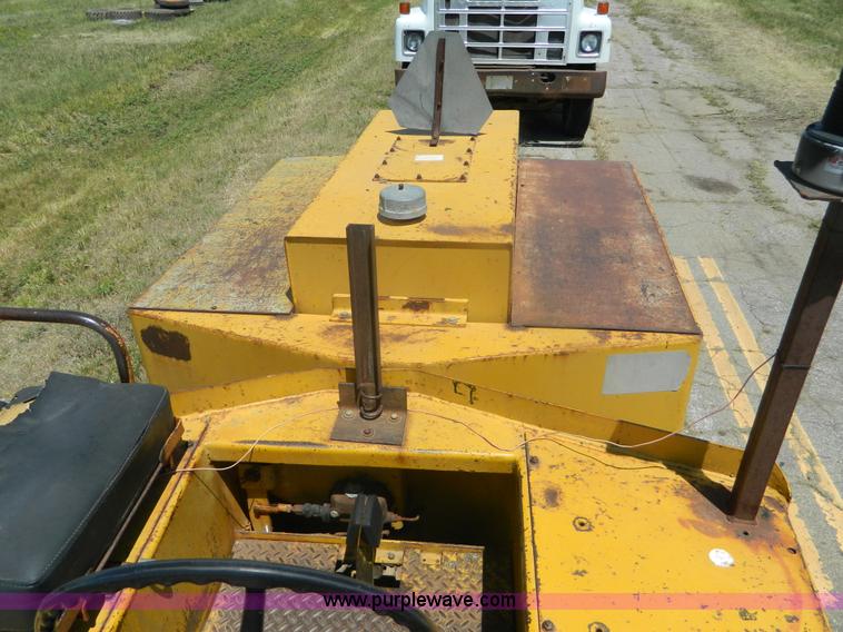 image for item B3705 Hyster C530A rubber tire roller