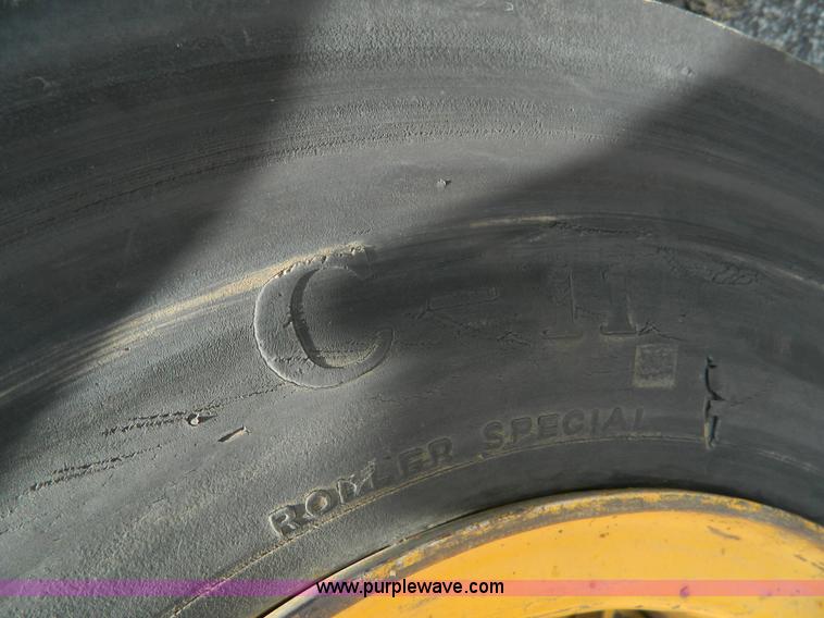 image for item B3705 Hyster C530A rubber tire roller