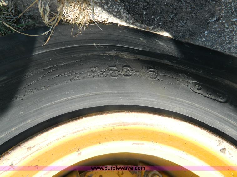 image for item B3705 Hyster C530A rubber tire roller