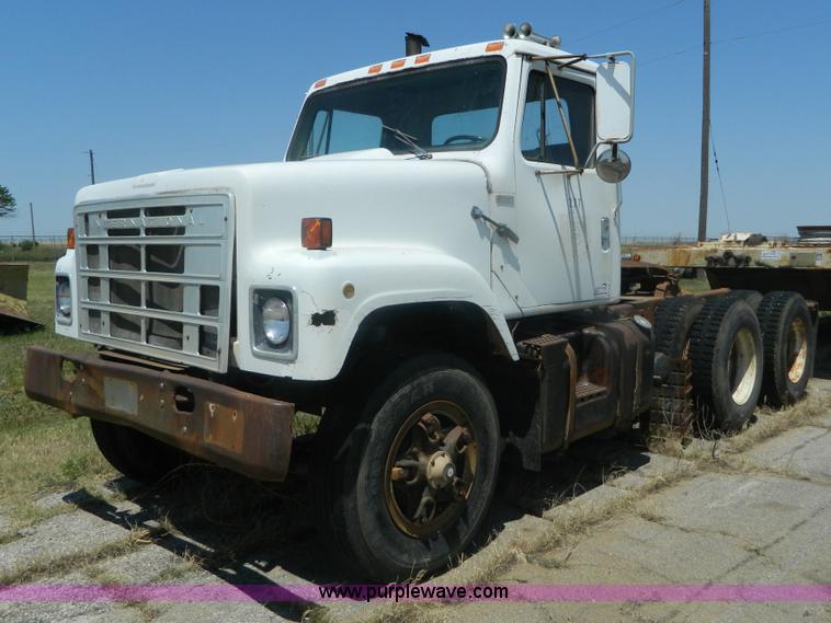 image for item B3706 1979 International semi truck