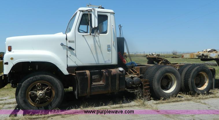 image for item B3706 1979 International semi truck