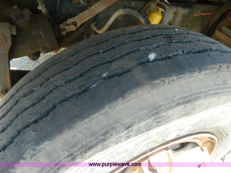 image for item B3706 1979 International semi truck