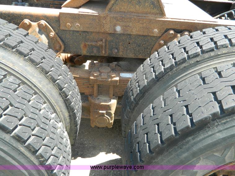 image for item B3706 1979 International semi truck