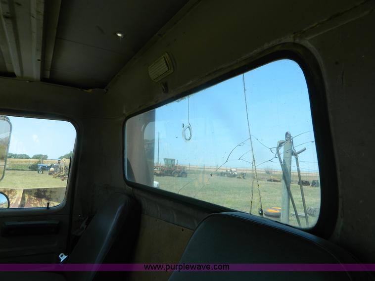 image for item B3706 1979 International semi truck