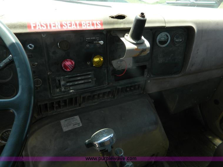 image for item B3706 1979 International semi truck