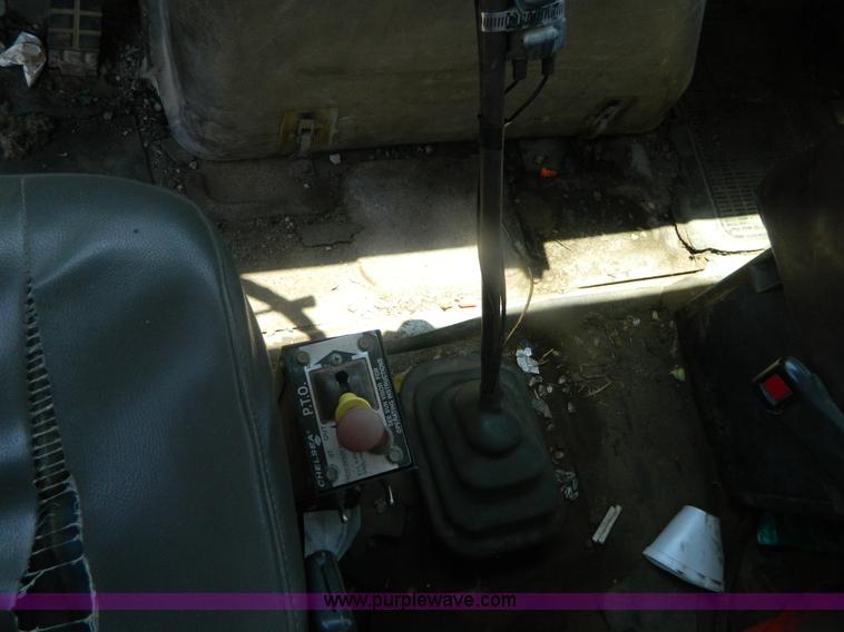 image for item B3706 1979 International semi truck