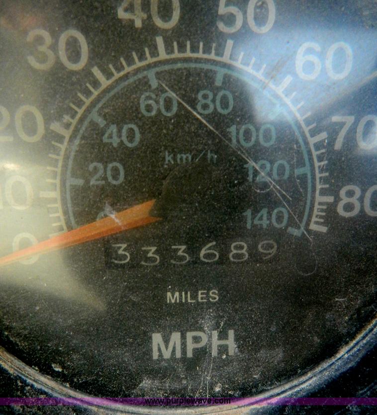 image for item B3706 1979 International semi truck