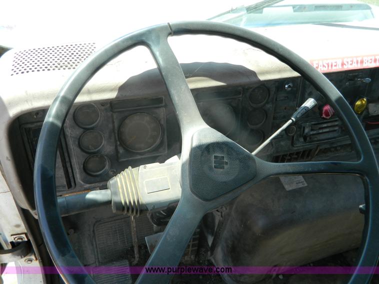 image for item B3706 1979 International semi truck