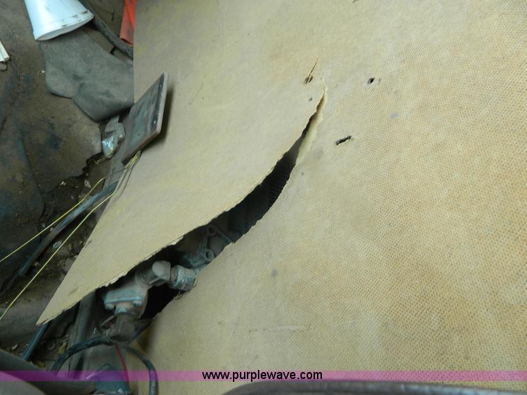 image for item B3706 1979 International semi truck