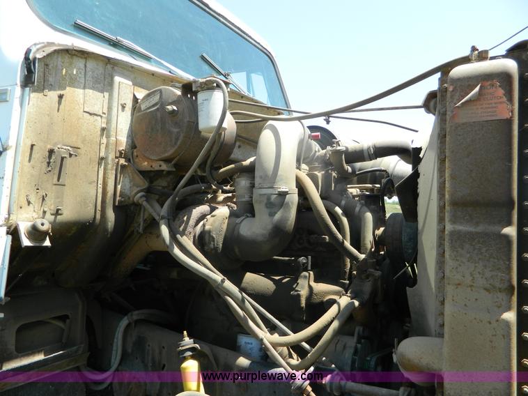 image for item B3706 1979 International semi truck