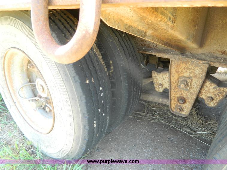 image for item B3707 1991 Trail King trailer