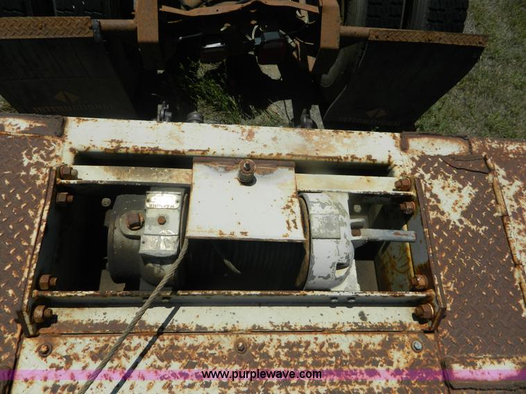 image for item B3707 1991 Trail King trailer