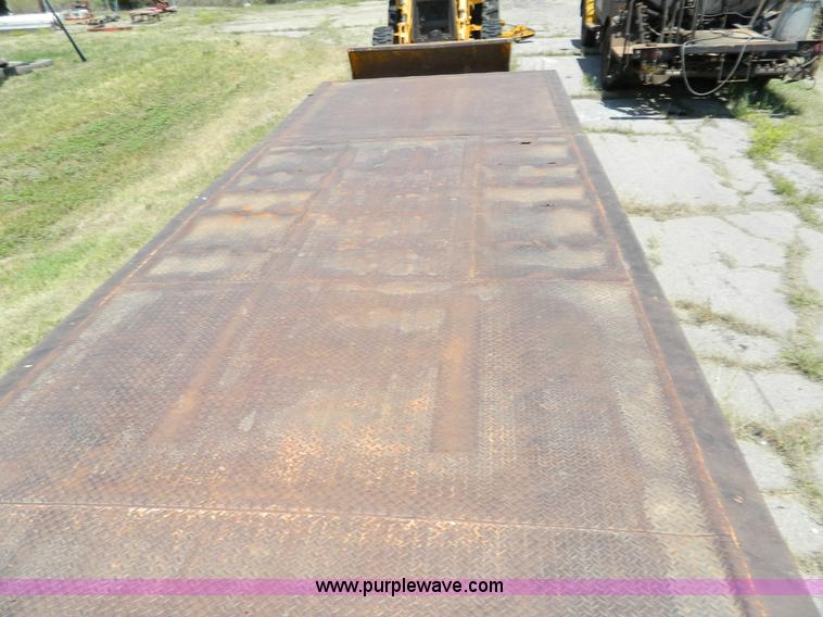 image for item B3707 1991 Trail King trailer