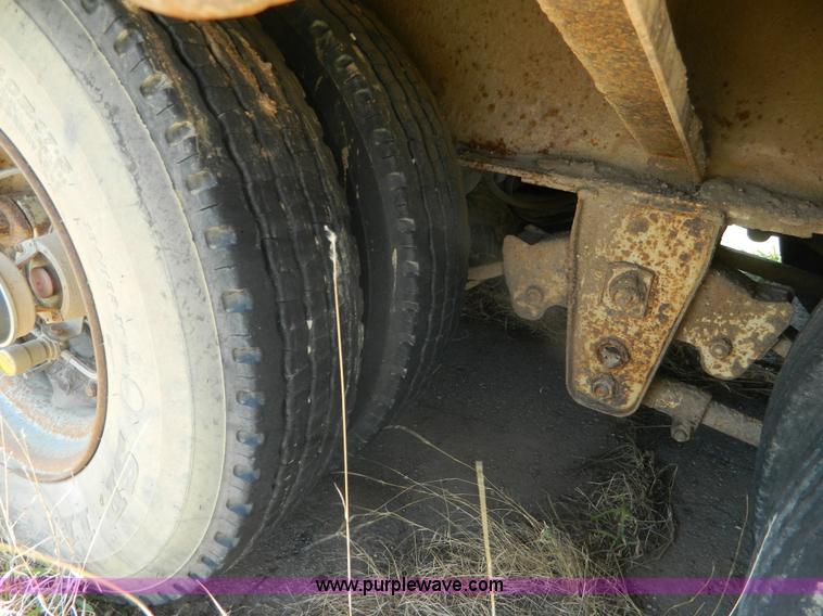 image for item B3707 1991 Trail King trailer