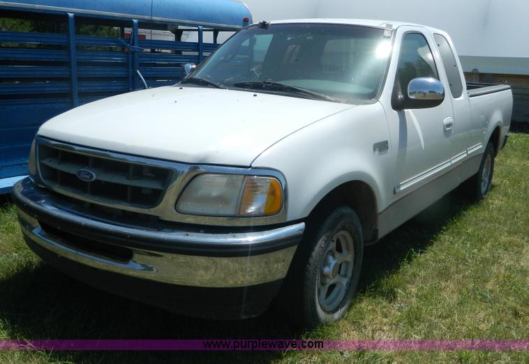 image for item B3713 1997 Ford F150 XLT pickup truck