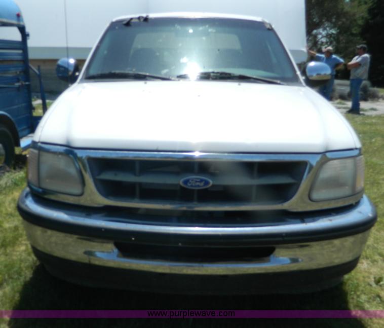 image for item B3713 1997 Ford F150 XLT pickup truck