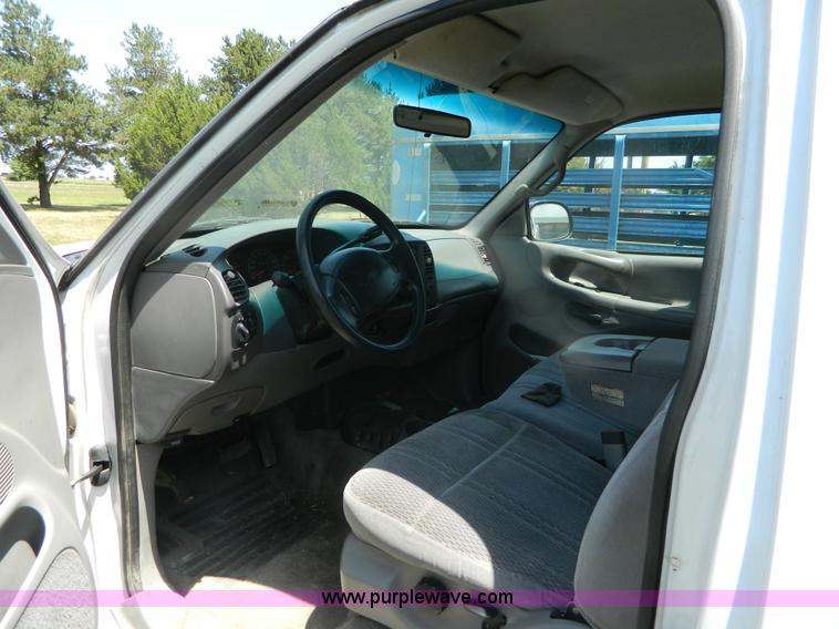 image for item B3713 1997 Ford F150 XLT pickup truck