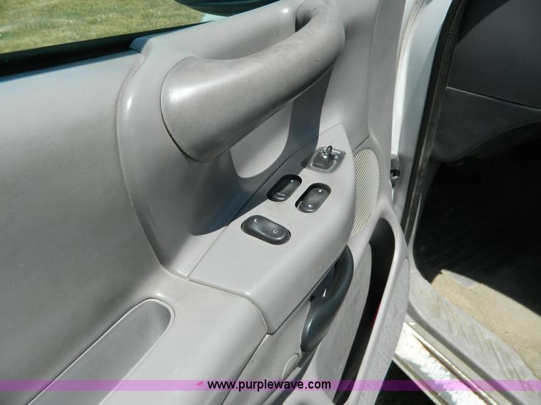 image for item B3713 1997 Ford F150 XLT pickup truck