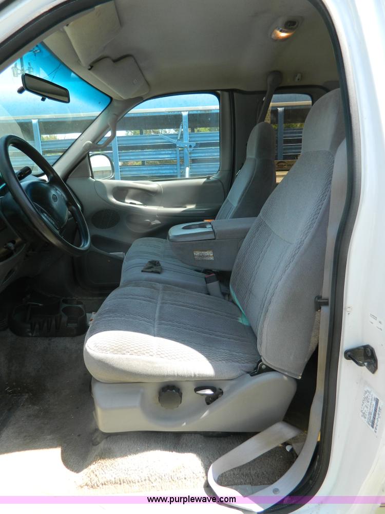 image for item B3713 1997 Ford F150 XLT pickup truck