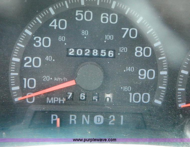 image for item B3713 1997 Ford F150 XLT pickup truck