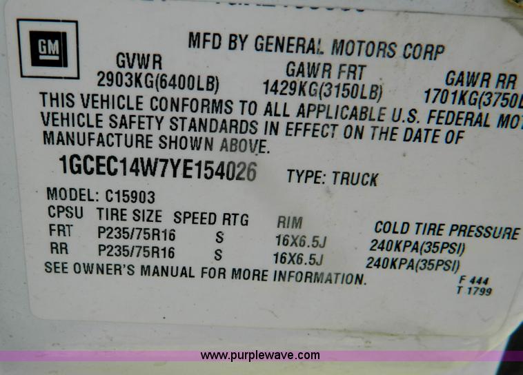 image for item B3719 2000 Chevrolet Silverado 1500 pickup truck