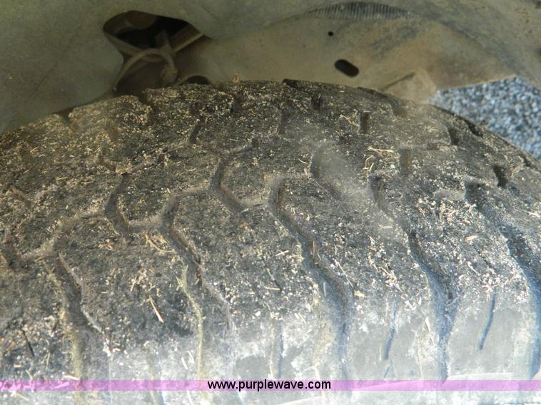 image for item B3719 2000 Chevrolet Silverado 1500 pickup truck